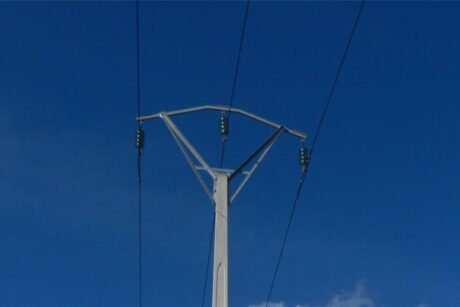 Pylone KB avec armement nappe voute transport d energie