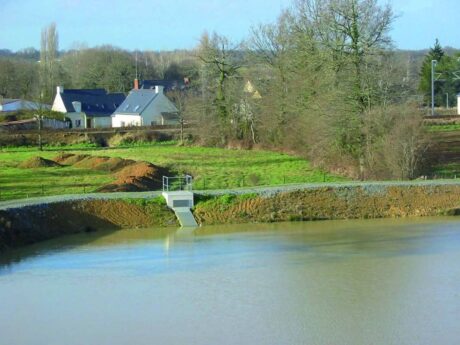 Photo ouvrage de régulation carré en béton Stradal